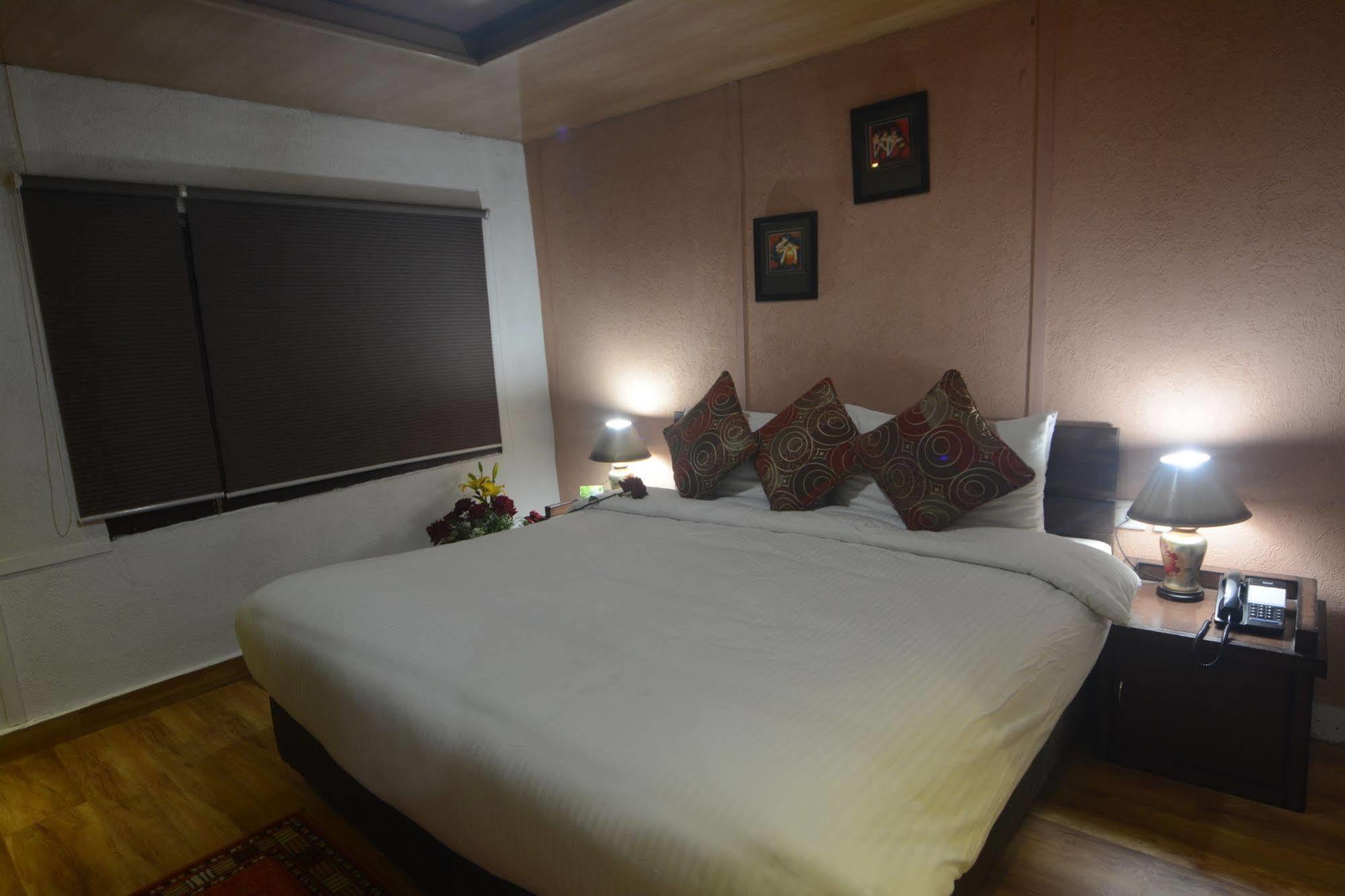 The Exotica Hotel Dharamshala Ngoại thất bức ảnh